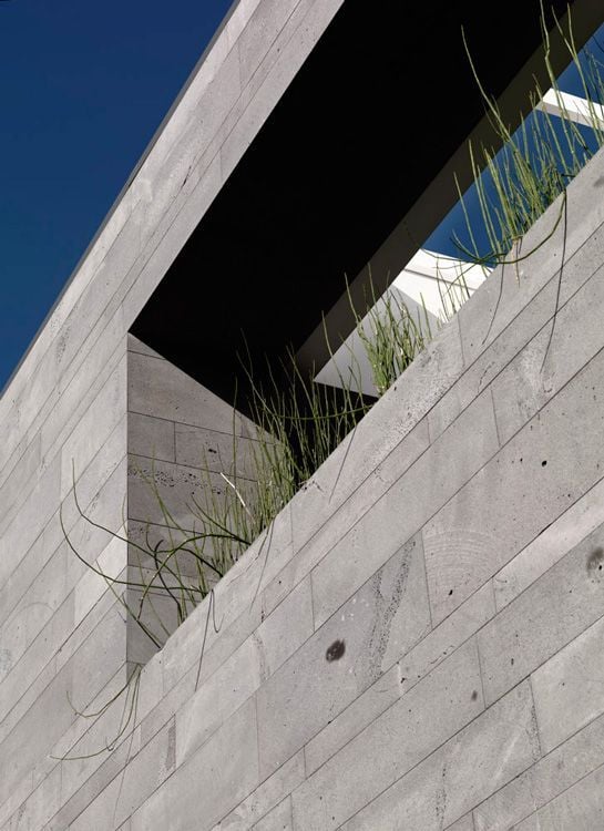 Exteriors Image -5c8264a5c137e